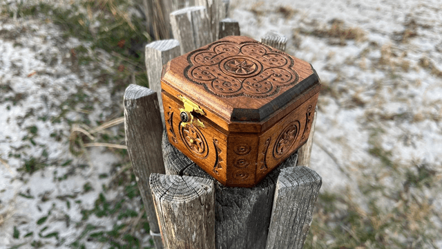 Bluetooth Speaker in Romanian Hand Carved Box