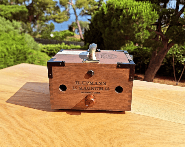 H. Upmann Stereo Bluetooth Speaker